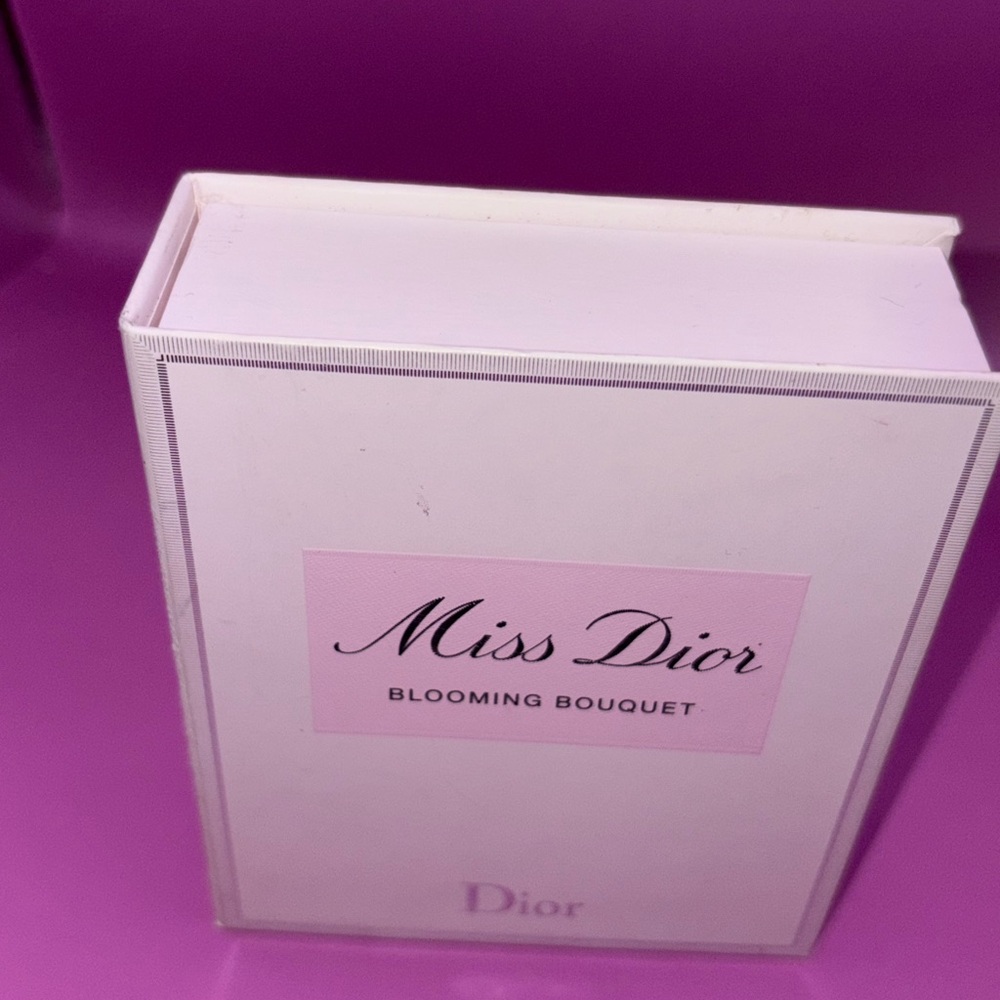 Dior Miss Dior Blooming Bouquet Box in Pink and White